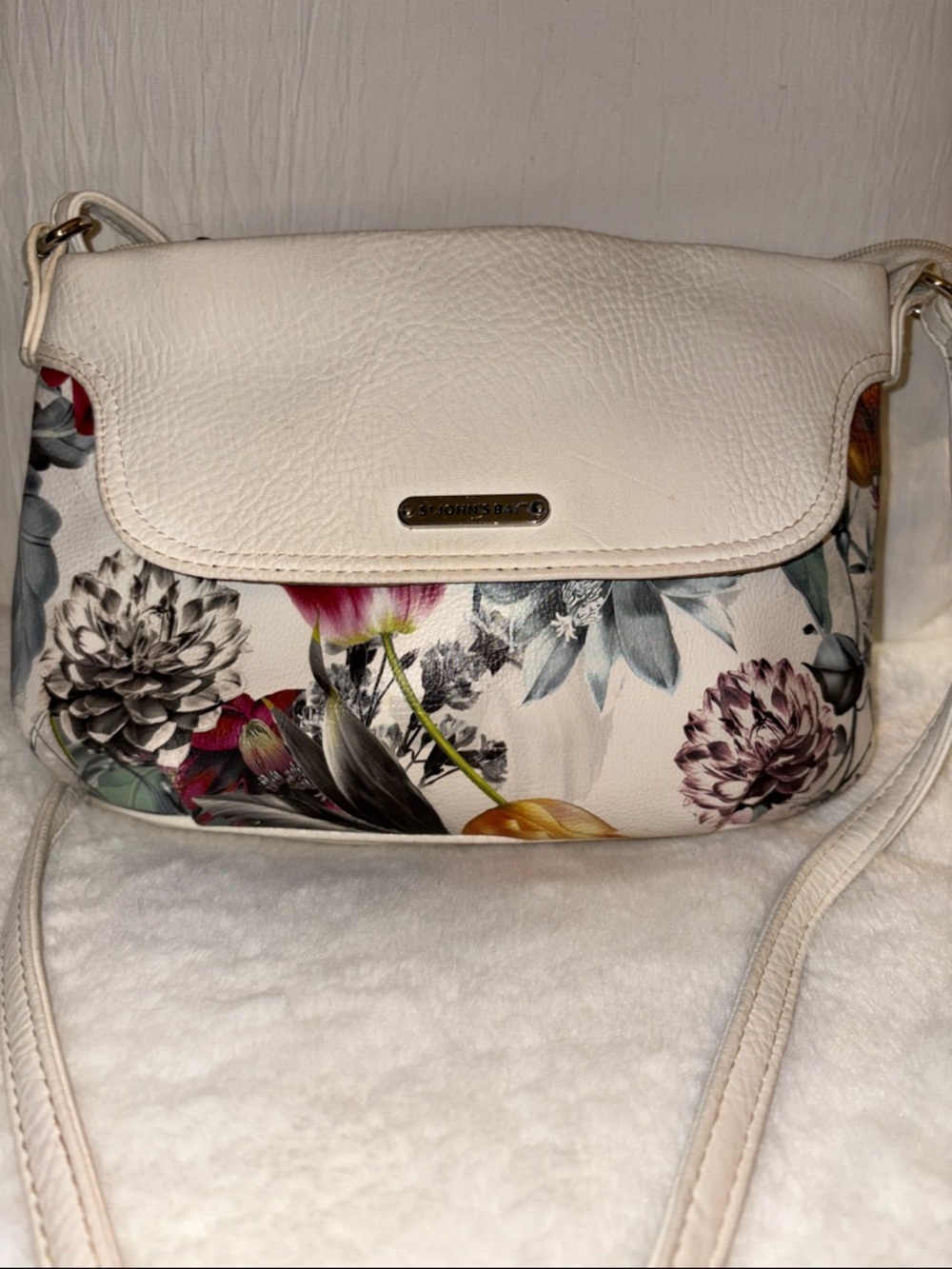 St. John's Bay White Floral Crossbody Bag